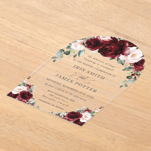 Rustic Burgundy Blush Floral Rozen bruiloft Acryl Uitnodigingen (Laagn)
