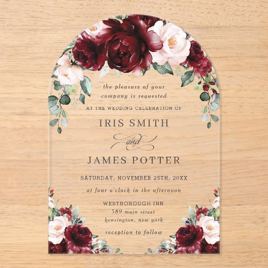 Rustic Burgundy Blush Floral Rozen bruiloft Acryl Uitnodigingen (Voorkant)