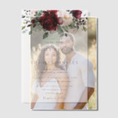 Rustic Burgundy Blush Pink Floral Greenery Wedding Vellum Uitnodigingen (Offset (Koppel))