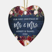 Rustic Burgundy Floral eerste kerstblauw Keramisch Ornament (Links)