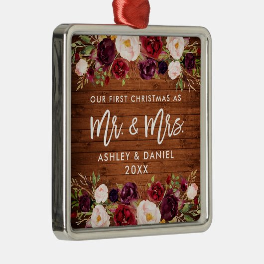 Rustic Burgundy Floral Eerste Kersthuwelijk Metalen Ornament (Rechts)