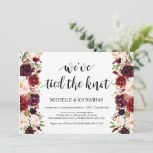 Rustic Burgundy Floral Elopement Reception nodigt  Kaart (Staand voorkant)