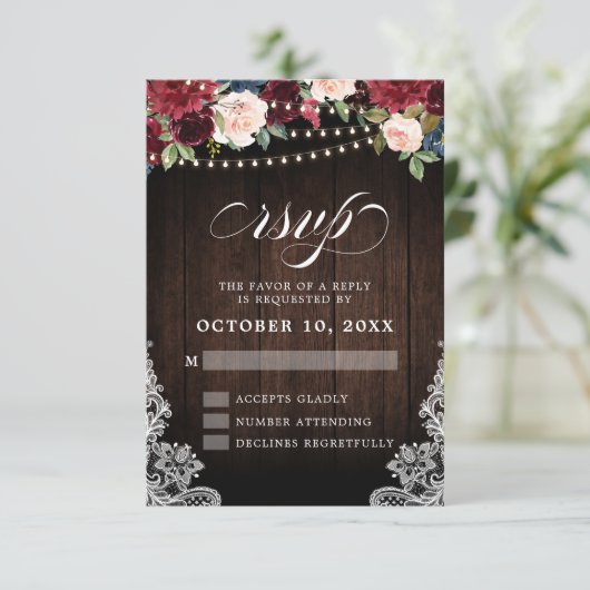 Rustic Burgundy Floral String Lights Wedding RSVP Kaartje (Staand voorkant)