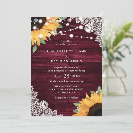 Rustic Burgundy Wood Lace Sunflower Wedding Kaart (Staand voorkant)