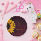 Rustic Burgundy Wood Yellow Sunflower Weddenschap Papieren Bordje (Feest)
