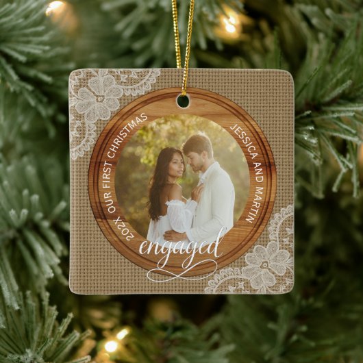 Rustic Burlap and Lace First Christmas engaged Keramisch Ornament (Boom)