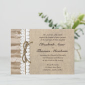 Rustic Burlap Barn Wood Twine Wedding Invitting Kaart (Staand voorkant)