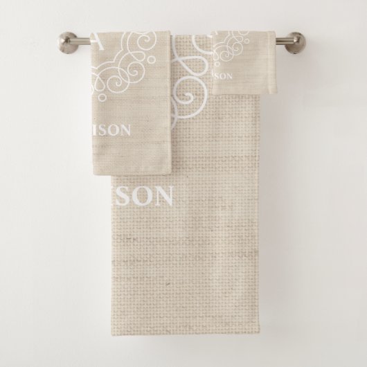 Rustic Burlap Beige Farmhouse Monogram Bad Handdoek (Insitu)