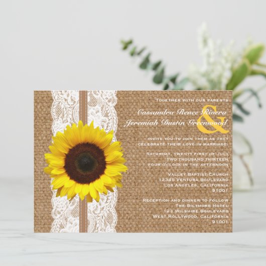 Rustic Burlap en Lace met Sunflower Wedding Kaart (Staand voorkant)