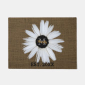 Rustic Burlap Familienaam Jaar | Monogrammed Daisy Deurmat (Voorkant)