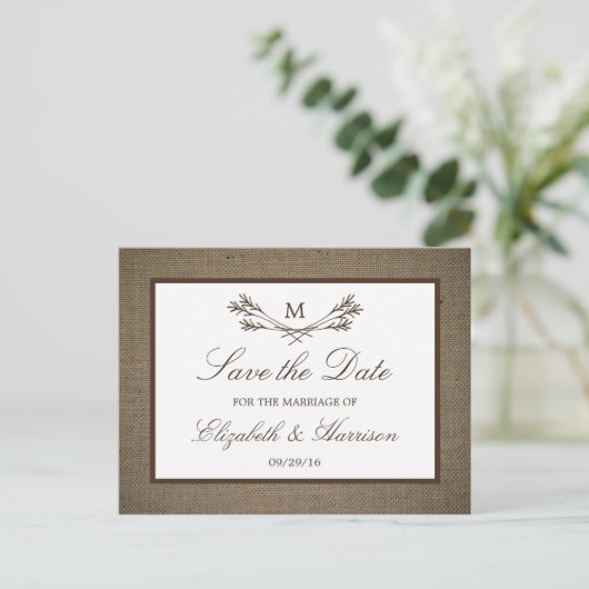 Rustic Burlap Monogram Branch Save the Date Aankondigingskaart (Staand voorkant)
