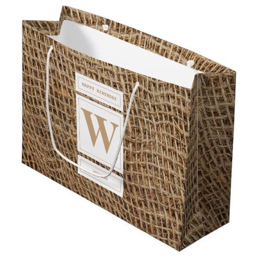 Rustic Burlap Monogram Initiaal Birthday Groot Cadeauzakje (Voorkant Gekanteld)
