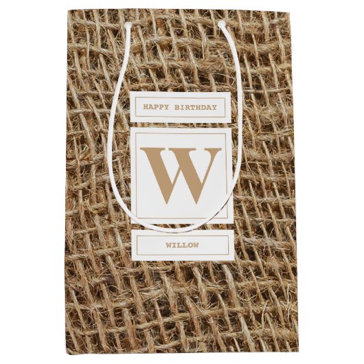 Rustic Burlap Monogram Initiaal Birthday Medium Cadeauzakje (Voorkant)