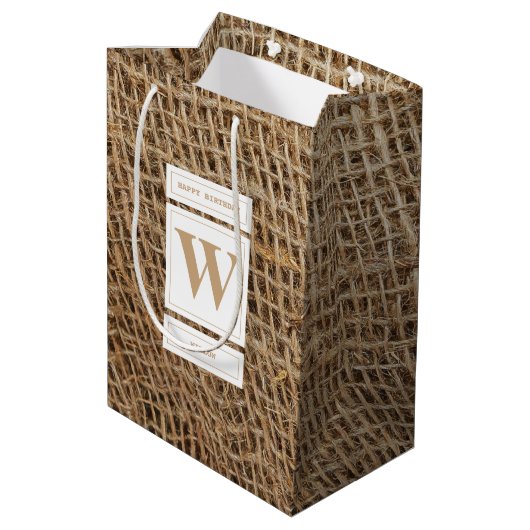 Rustic Burlap Monogram Initiaal Birthday Medium Cadeauzakje (Achterkant Gekanteld)