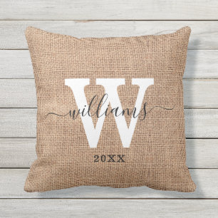 Rustic Burlap Script Name Family Monogram Initiaal Buitenkussen