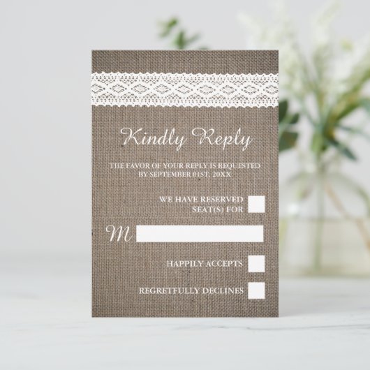 Rustic Burlap &  White Lace Wedding RSVP Kaartje (Staand voorkant)