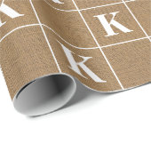 Rustic Burlap White Monogram Kerstmis Cadeaupapier (Rol Hoek)