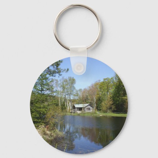 Rustic Cabin Water Scene Sleutelhanger (Voorkant)