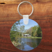 Rustic Cabin Water Scene Sleutelhanger (Voorkant)