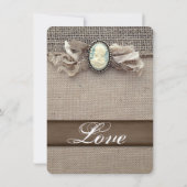 Rustic  Cameo Brooch Burlap Wedding Invites Kaart (Achterkant)
