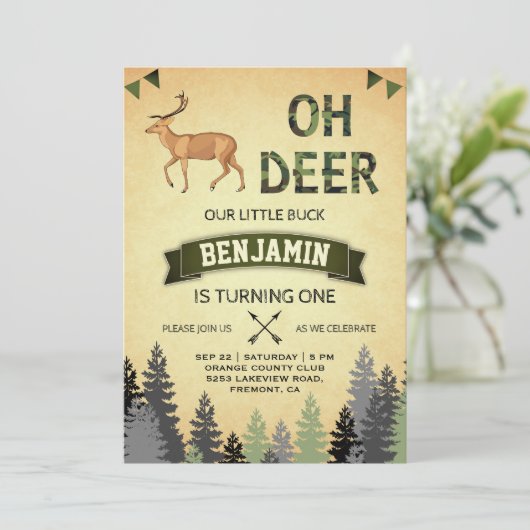 Rustic Camo Deer Hunting First Birthday Invitation Kaart (Staand voorkant)