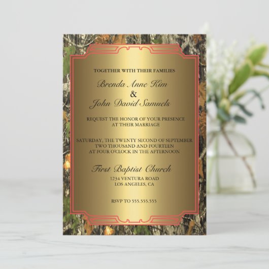 Rustic Camo Wood Wedding Uitnodiging (Staand voorkant)