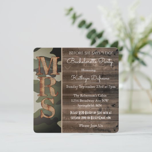 Rustic Camouflage Bachelorette Party Invitation Kaart (Staand voorkant)