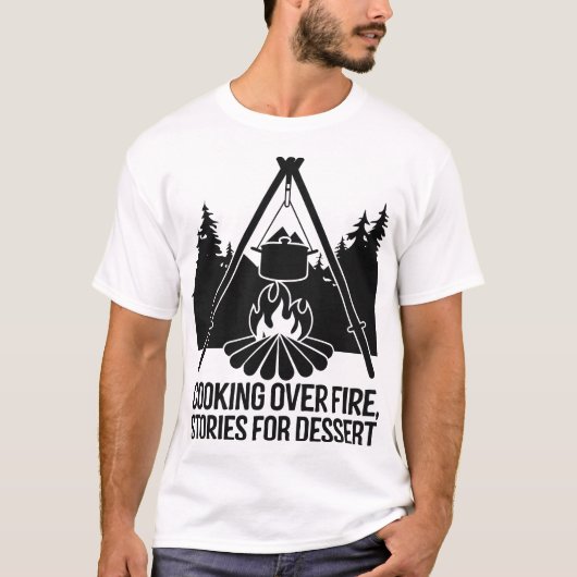 Rustic Campfire Cooking Under Pine Forest Night T-shirt (Voorkant)