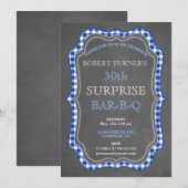 Rustic Chalk Gingham Surprise Birthday BBQ Invite Kaart (Voorkant / Achterkant)