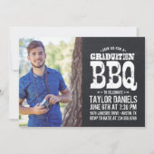 Rustic Chalkboard Afstuderen Foto BBQ Uitnodiging (Voorkant)