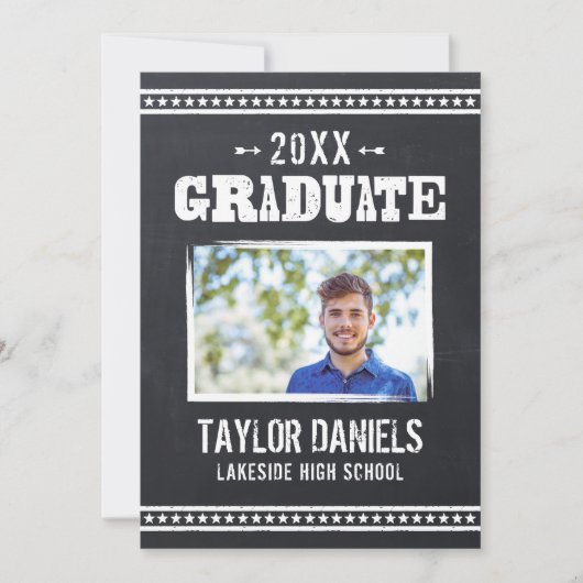 Rustic Chalkboard Afstuderen Foto BBQ Uitnodiging (Voorkant)