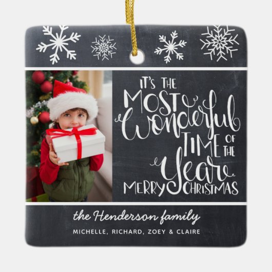 Rustic Chalkboard Snowflake Merry kerst Keramisch Ornament (Voorkant)