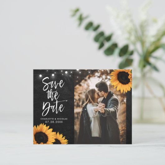 Rustic Chalkboard Sunflower Save the Date Photo Briefkaart (Staand voorkant)