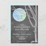 Rustic Chalkboard Tree and Moon Wedding Kaart<br><div class="desc">Land Rustic Lonely Tree and Moon Chalkboard Wedding Invitation / De uitnodiging bevat een bladloze boom en een blauwe en turquoise magische maan. De achtergrond is een trendy chalkboardstructuur. De bruid- en bruideinitialen en de trouwdatum staan op de maan - verander of verwijder het. Verander alle details op de uitnodiging...</div>