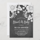 Rustic Chalkboard White Floral Lace Baby Brunch Kaart (Voorkant)