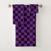 Rustic Checks, Purple and Black Bad Handdoek (Insitu)