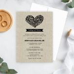 Rustic Chic  Linen Heart Rehearsal Dinner Kaart<br><div class="desc">Eenvoudige en leuke huwelijksrepetitie en diner uitnodigingen zijn voorzien van een bloemenhart,  monogram banner,  een unieke creatieve formulering intro,  en een patroon van bloemen op de rug. Zwart ontwerp en tekst op rustiek linnen / jute textured look achtergrond.</div>