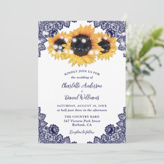 Rustic Chic Navy Blue Lace Sunflower Wedding Kaart (Staand voorkant)