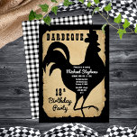 Rustic Country Chicken BBQ 18th Birthday Party Kaart<br><div class="desc">Robuuste boerderijstijl met verouderd,  verscheurd papier en zwarte en witte buffels als achtergronden voor een zwarte roster silhouette "BARBEQUE" Birthday Party design by Holiday Hearts Design (rechten voorbehouden).</div>