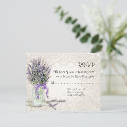 Rustic Country Mason Jar Lace in Lavender Floral RSVP Kaartje (Staand voorkant)