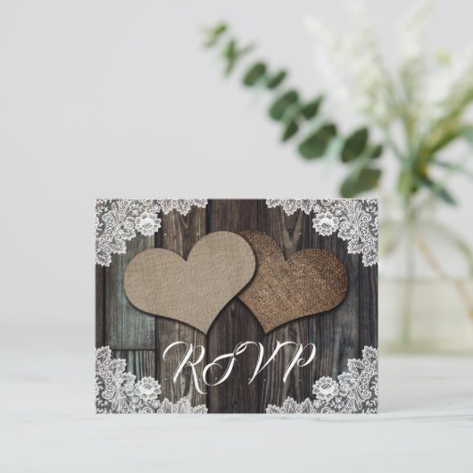 Rustic Country Wood Lace Burlap Heart Wedding RSVP Uitnodiging Briefkaart (Staand voorkant)