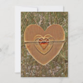 Rustic country Wooden Heart Camo Wedding Invites Kaart (Achterkant)