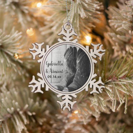 Rustic Cowboy Boots country Western Wedding Tin Sneeuwvlok Ornament (Boom)