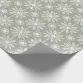 Rustic Cream and Sage Snowflake Christmas Cadeaupapier (Hoek)