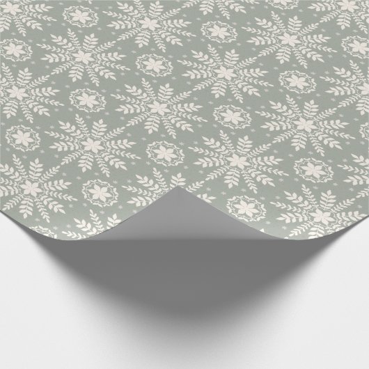 Rustic Cream and Sage Snowflake Christmas Cadeaupapier (Hoek)
