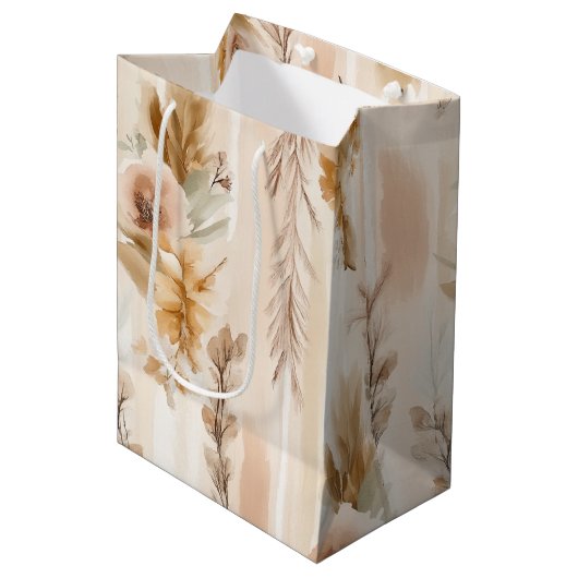 Rustic Crème Boho Bloemige Verjaardag Medium Cadeauzakje (Voorkant Gekanteld)