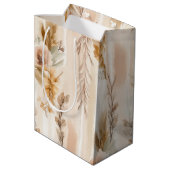 Rustic Crème Boho Bloemige Verjaardag Medium Cadeauzakje (Achterkant Gekanteld)