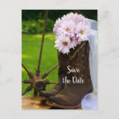 Rustic Daisies Cowboy Boots Wedding Save the Date Aankondigingskaart (Voorkant)