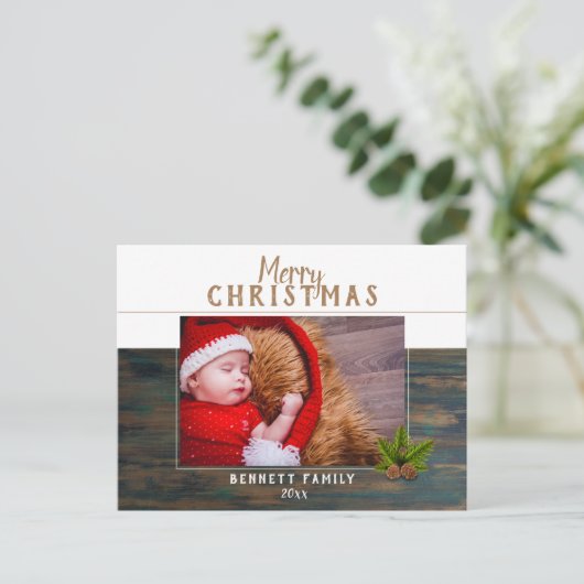 Rustic Dark Wood Pine Merry-kerstfoto Feestdagenkaart (Staand voorkant)