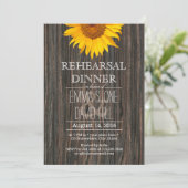 Rustic Dark Wood & Sunflower Rehearsal Dinner Kaart (Staand voorkant)